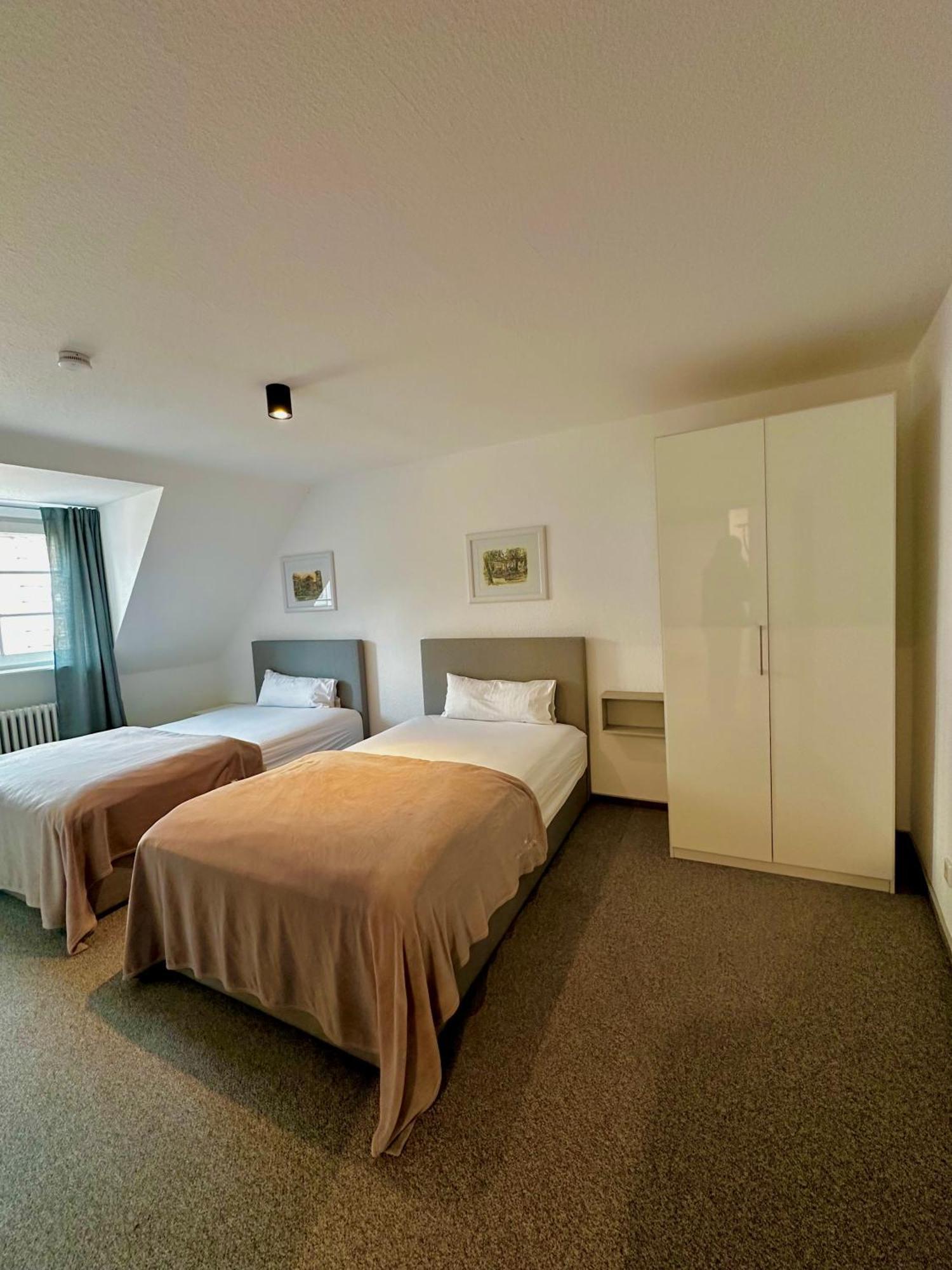 Hirsch Appartements Baden-Baden Esterno foto