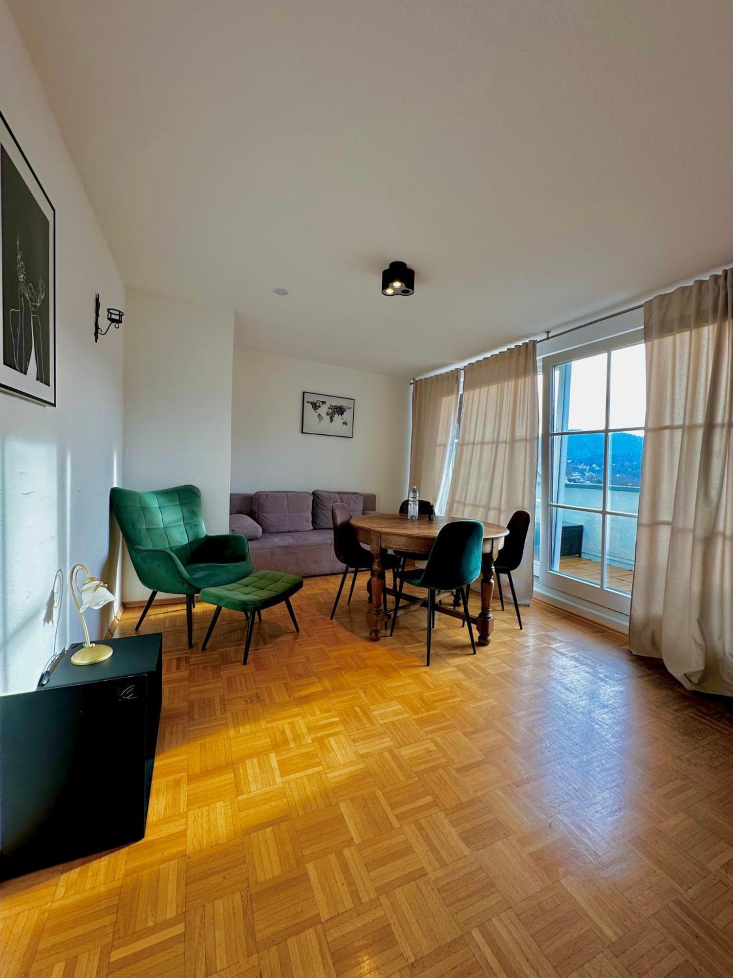 Hirsch Appartements Baden-Baden Esterno foto