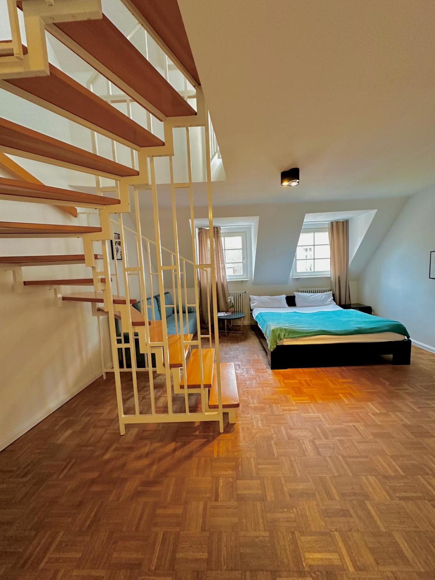 Hirsch Appartements Baden-Baden Esterno foto