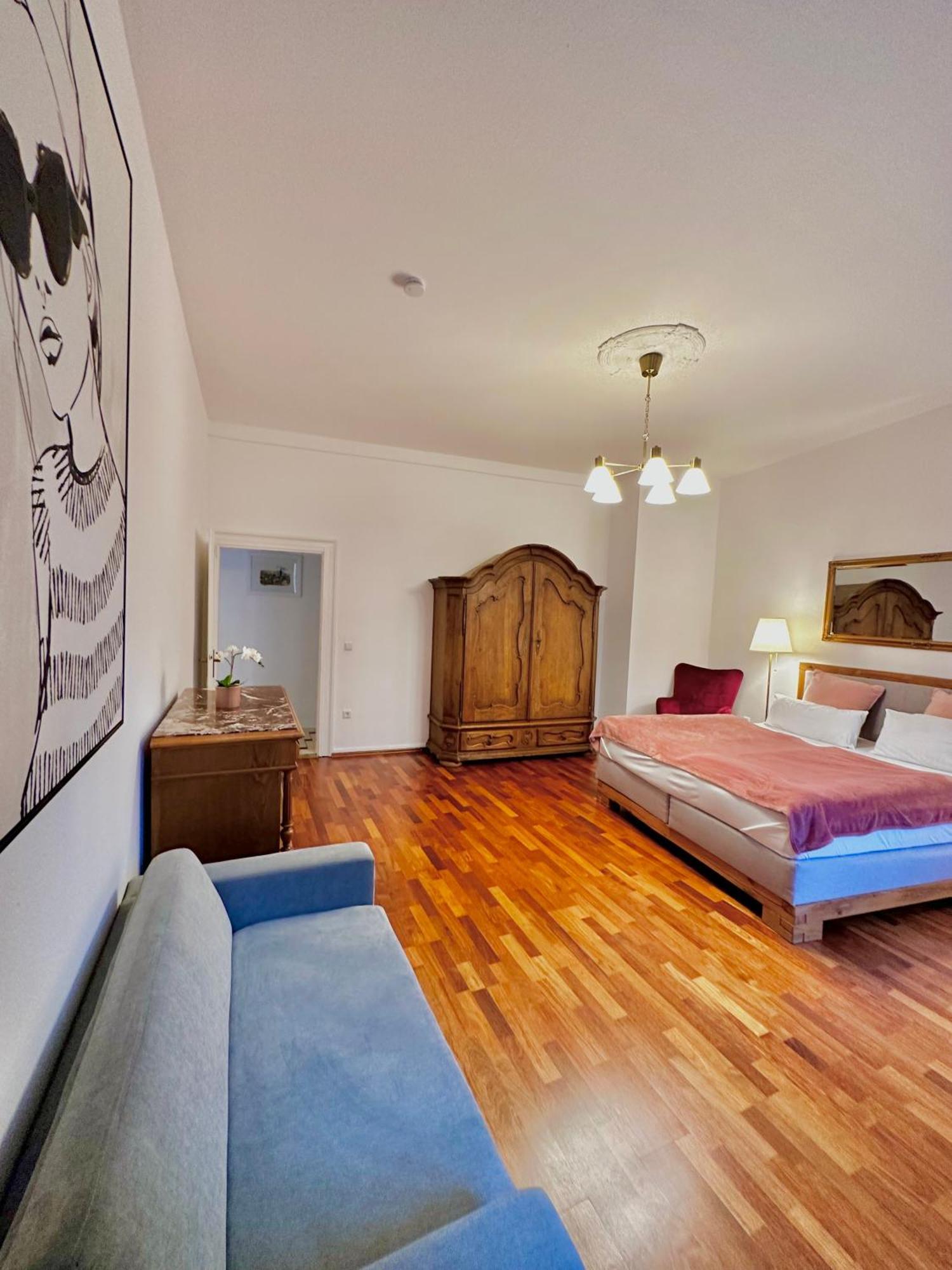 Hirsch Appartements Baden-Baden Esterno foto