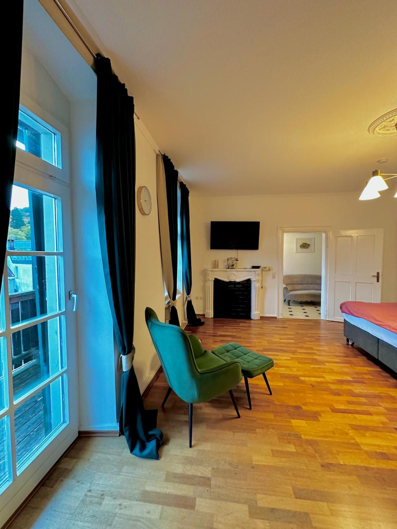 Hirsch Appartements Baden-Baden Esterno foto