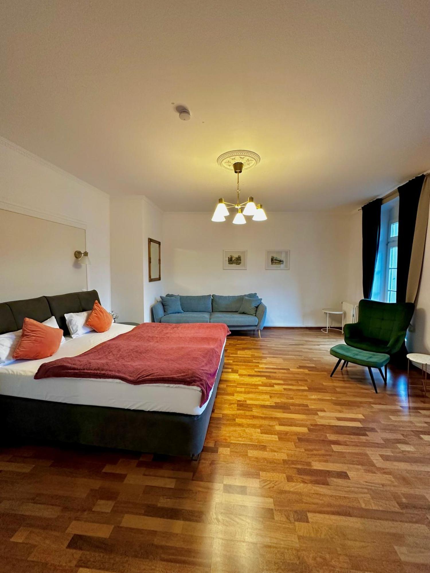 Hirsch Appartements Baden-Baden Esterno foto