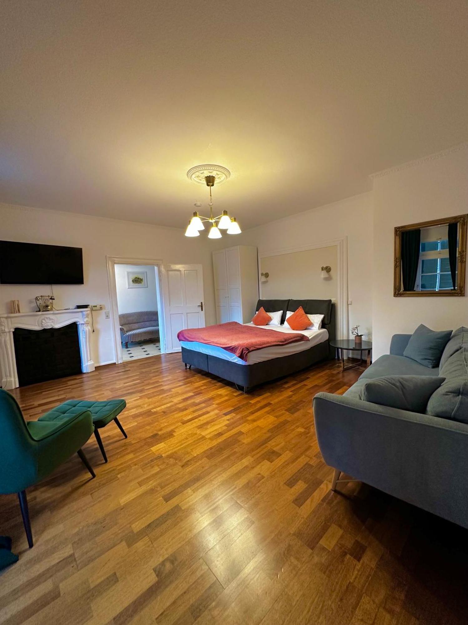 Hirsch Appartements Baden-Baden Esterno foto