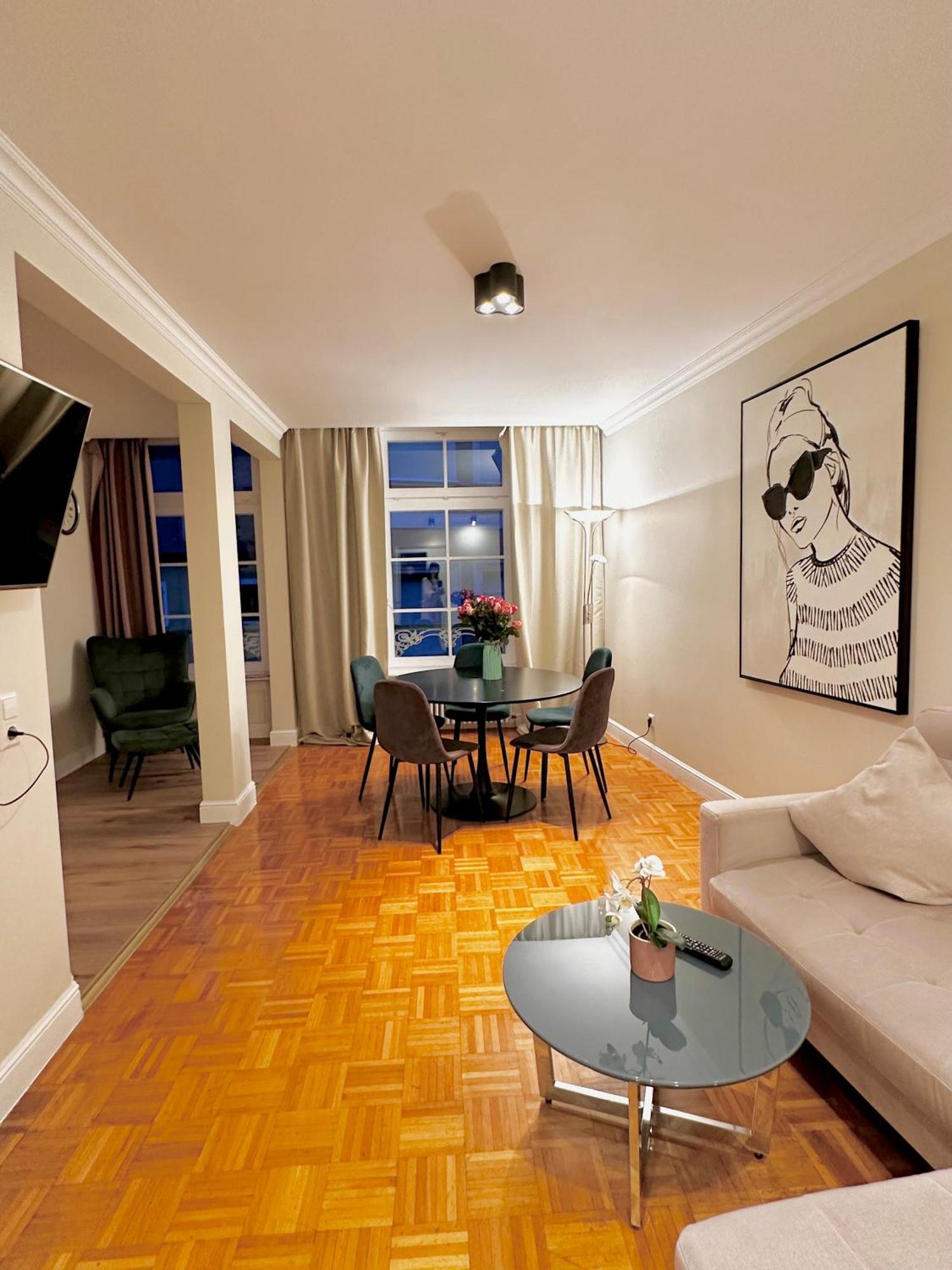 Hirsch Appartements Baden-Baden Esterno foto